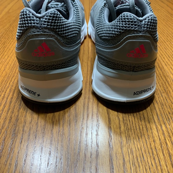 Ladies adidas running shoes in size 9. - Picture 4 of 7